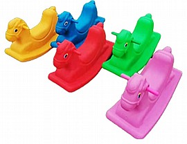 נדנדה יציקה סוס נדנדה יציקה סוס