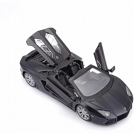 ������ 1:24 ��������� ��������� LP 700-4 ������ ����