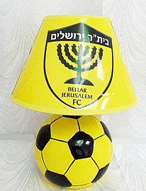 מנורה שולחנית קרמיקה בית"ר ירושלים כדורגל מנורה שולחנית קרמיקה בית"ר ירושלים כדורגל