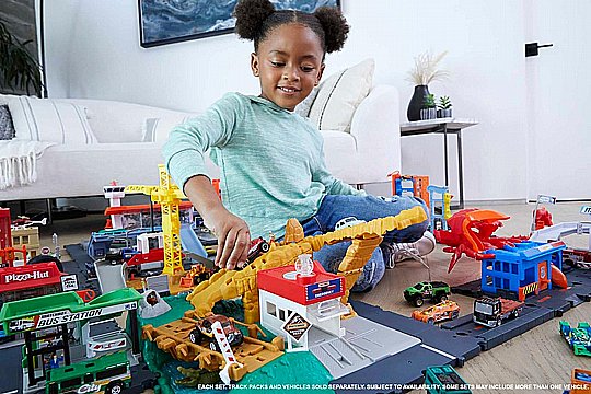�� ����� ����� ������ �� Hot Wheels ���� ���� ������ ��� Downtown Express �� ���