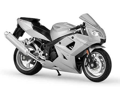 WELLY ������ 1:18 TRIUMPH DAYTONA 600