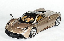 WELLY - פגאני הואיירה צבע זהב 1:24 WELLY - פגאני הואיירה צבע זהב 1:24